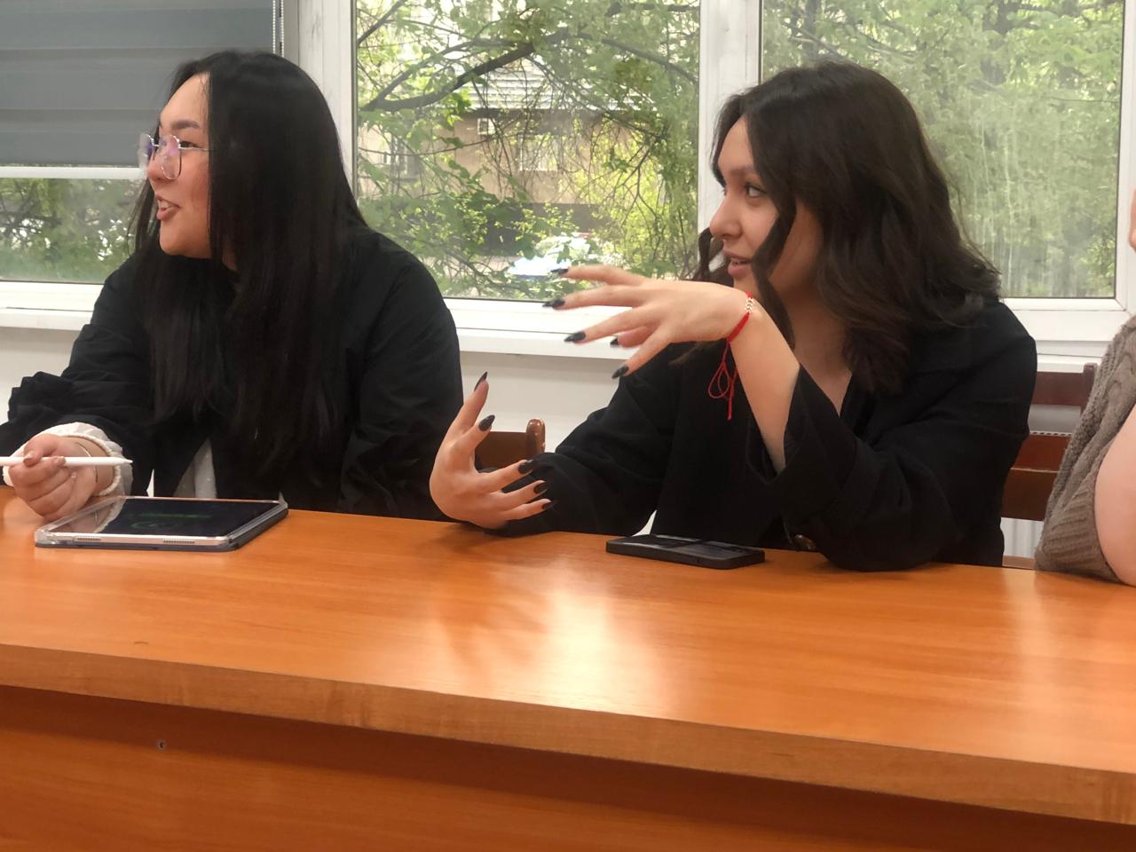 Будущее образования в Казахстане: обсуждение в Английском клубе